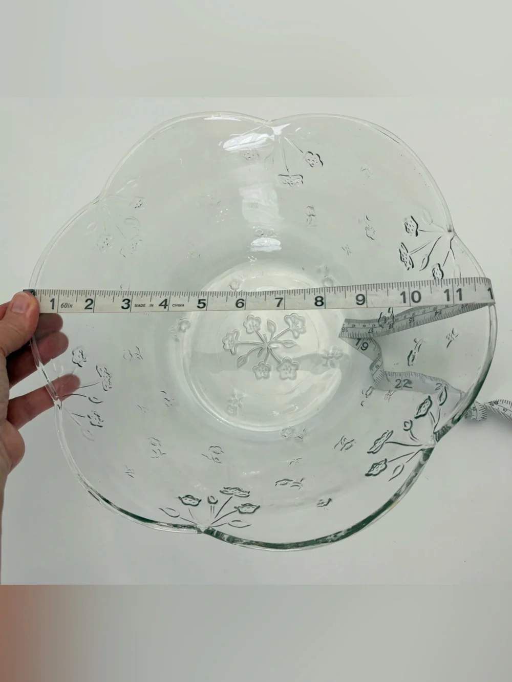 Vintage Anchor Hocking “Savannah” Floral Embossed Large Clear Glass Serving Bowl